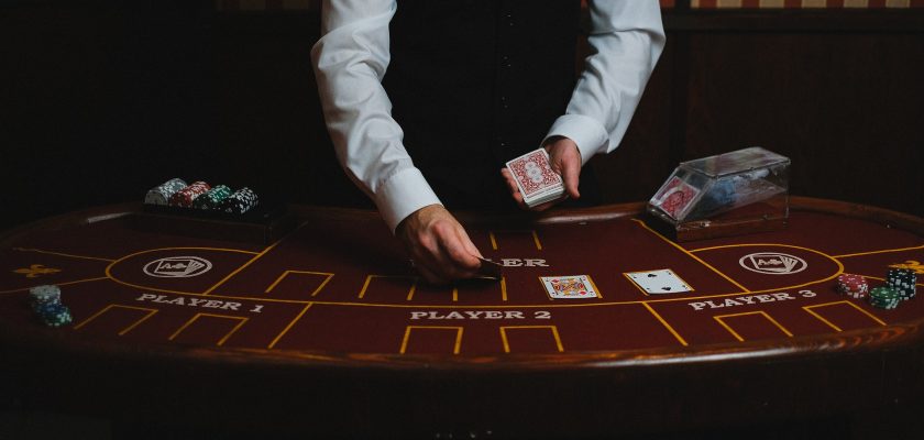 How to Play Poker for Beginners: Basic Poker Rules